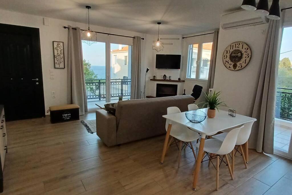 Seaview Luxury Apartment Mytilíni Exterior foto